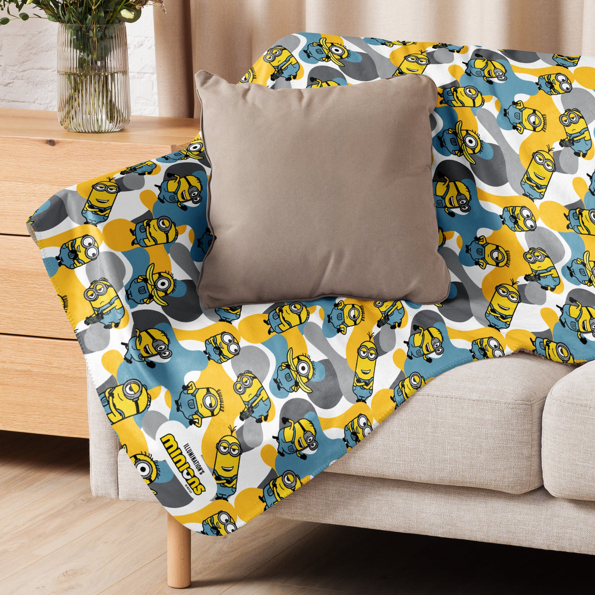 Minions Sherpa Blanket Camo