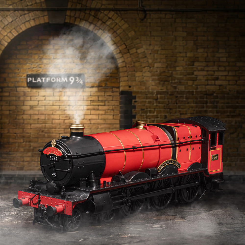 Harry Potter 25th Anniversary Hogwarts Express Popcorn Bucket detail shot